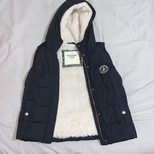 A&F sleeveless puffer coat